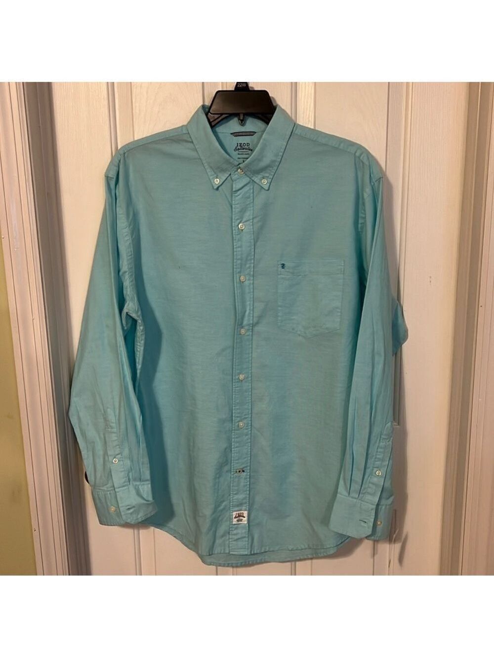 Izod Saltwater men’s long sleeve button down casual shirt. Size L. NWT
